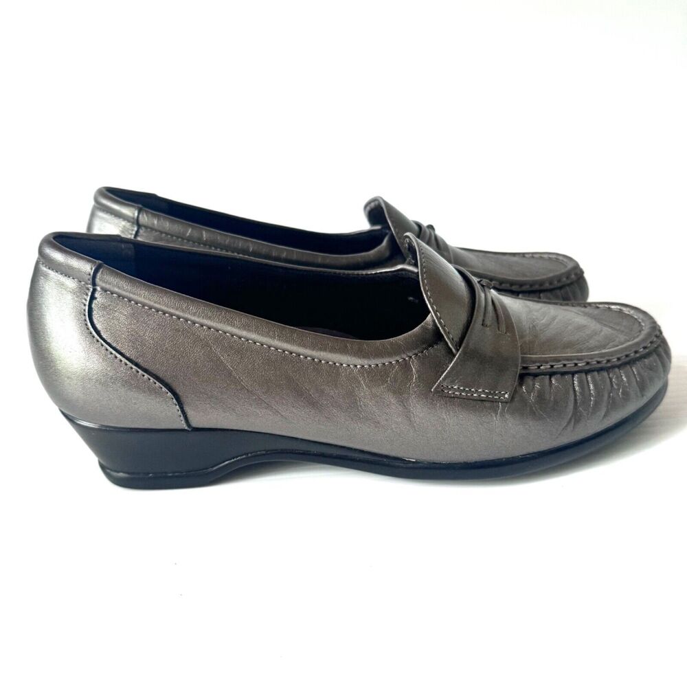 SAS Easier Tripad Comfort Loafer Pewter Metallic Leather Low Wedge Size 7.5M